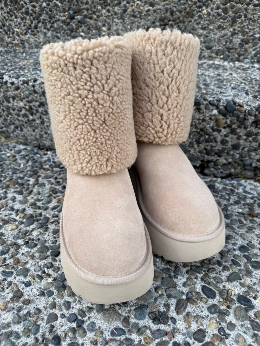 UGG Classic New Heights Genuine Shearling Cuffable Boot Size 8